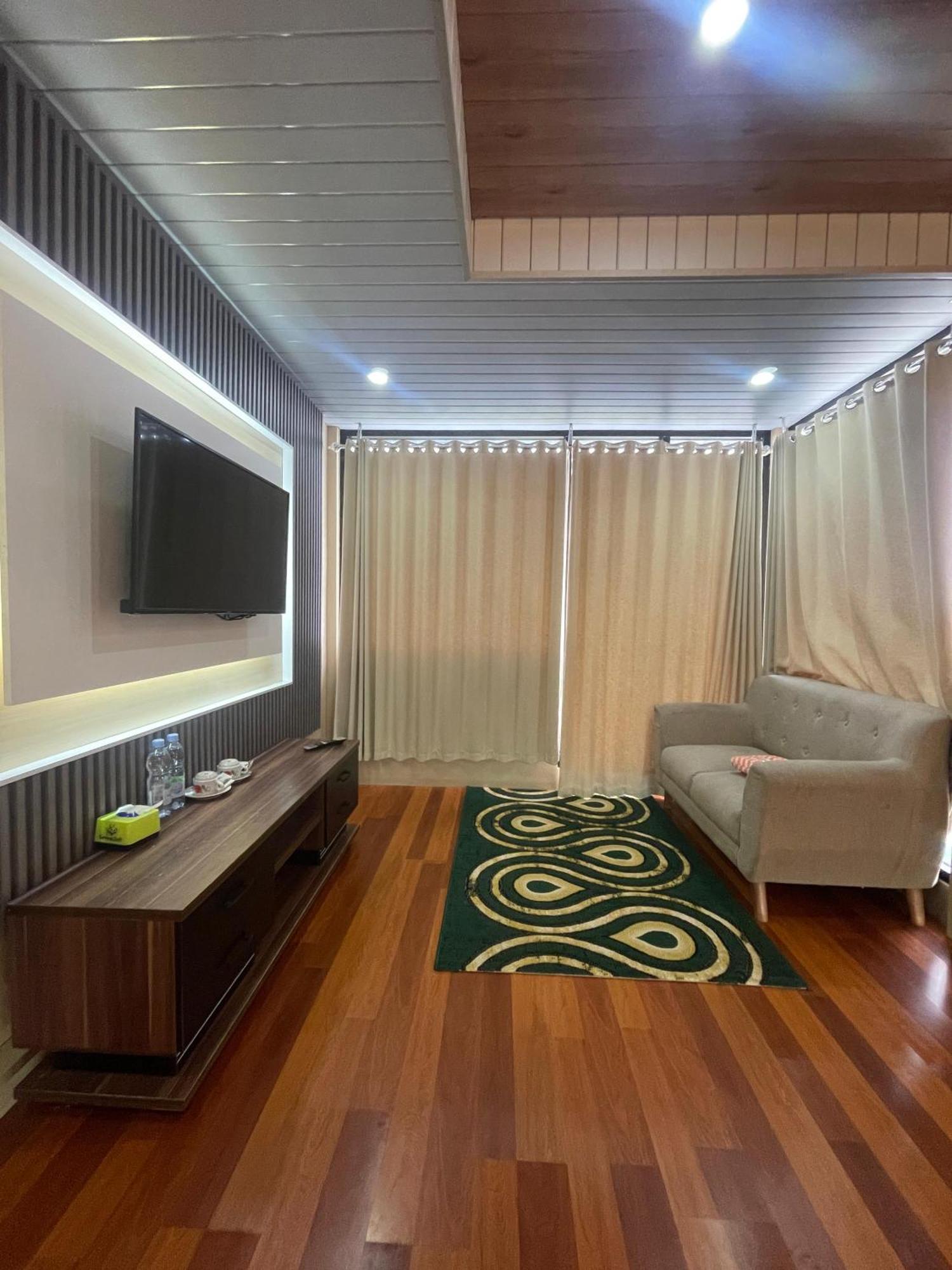 Pojok Kahyangan Homestay And Cabin Kejajar Eksteriør bilde