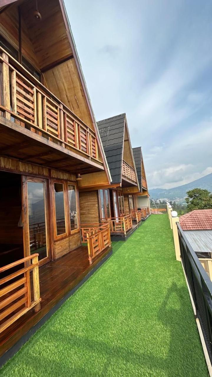 Pojok Kahyangan Homestay And Cabin Kejajar Eksteriør bilde